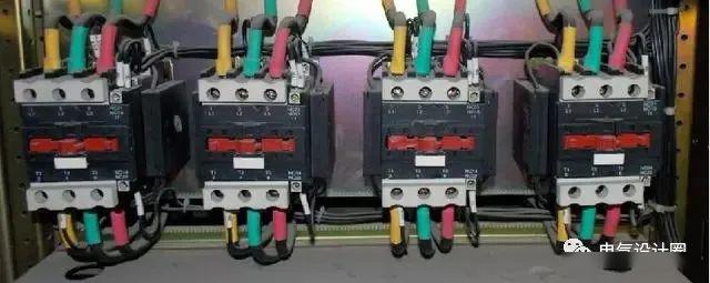 配電室中有哪些類型的低壓配電柜電壓?配電柜主要內(nèi)部組件是什么?