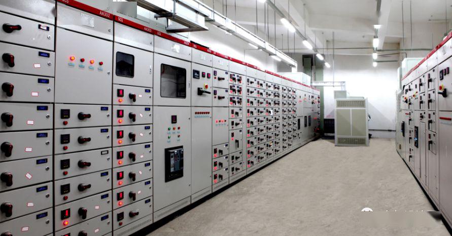 配電室中有哪些類型的低壓配電柜電壓?配電柜主要內(nèi)部組件是什么?