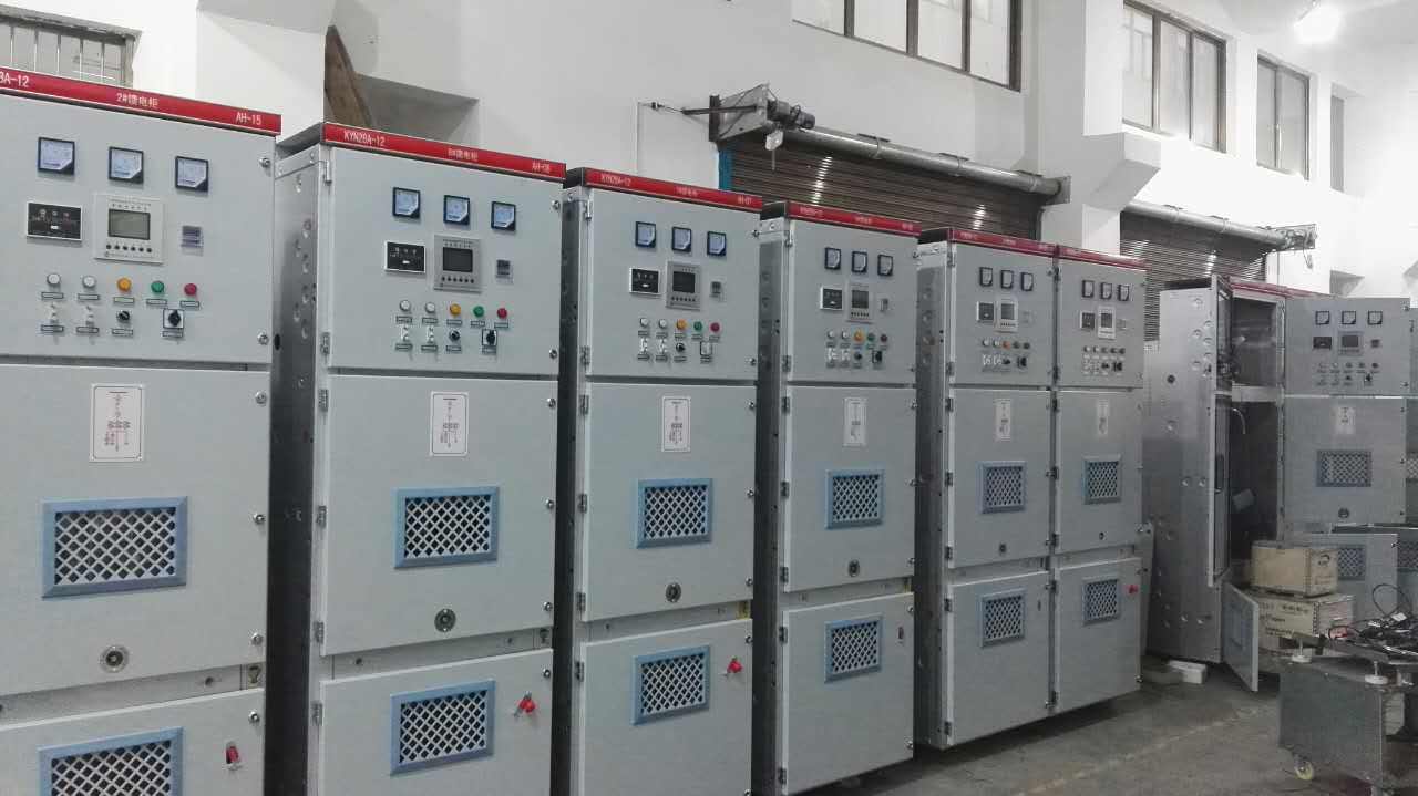 高壓開(kāi)關(guān)柜時(shí)有多少個(gè)一次和二次電氣部件?