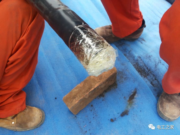 一條完成開關柜安裝，電纜橋架施工，電纜敷設及布線施工，照明配電箱施工