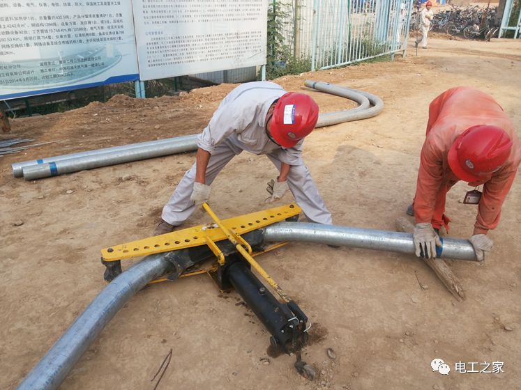 一條完成開關柜安裝，電纜橋架施工，電纜敷設及布線施工，照明配電箱施工