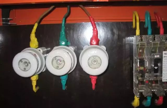 施工現(xiàn)場臨時用電配電箱及開關箱配置和使用說明，圖示詳圖