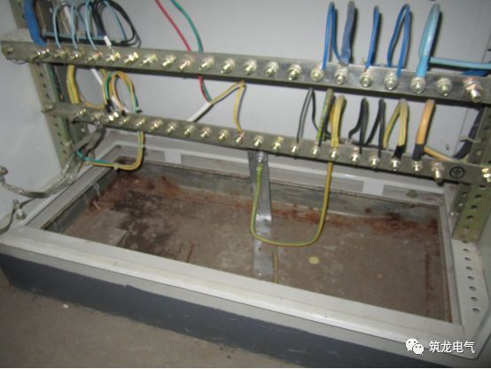 《建筑電氣工程施工質(zhì)量驗收規(guī)范》GB50303-2015 配電箱(機(jī)柜)安裝詳細(xì)說明!