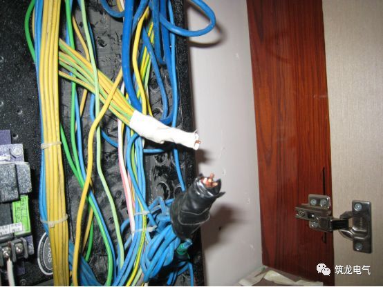 《建筑電氣工程施工質(zhì)量驗收規(guī)范》GB50303-2015 配電箱(機(jī)柜)安裝詳細(xì)說明!