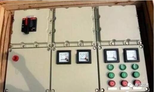 分析了配電箱的內部結構，誰能理解它？