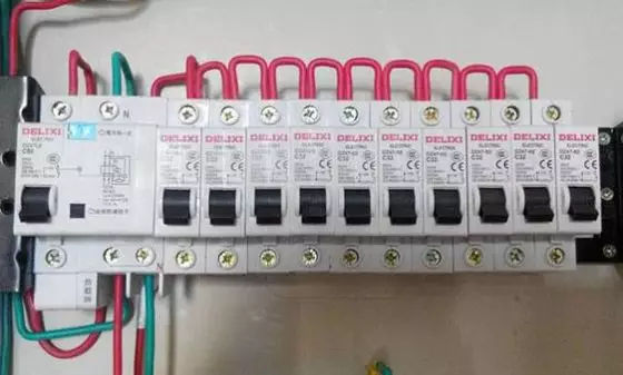 家庭配電箱分配如何合理?這種裝置確保你的家在50年內不會被絆倒。