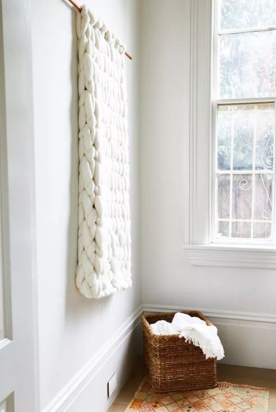 你家人的配電箱隱藏得好嗎？新房子的裝飾看起來很漂亮，因為做得很好。