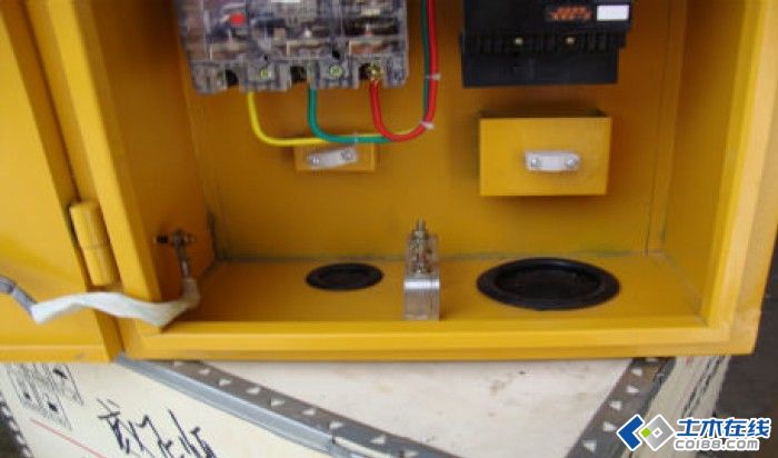 三級配電,二級保護(hù),一機(jī)一閘一漏,一箱配電箱及施工要求