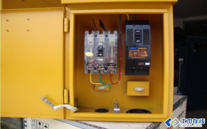 三級配電,二級保護(hù),一機(jī)一閘一漏,一箱配電箱及施工要求