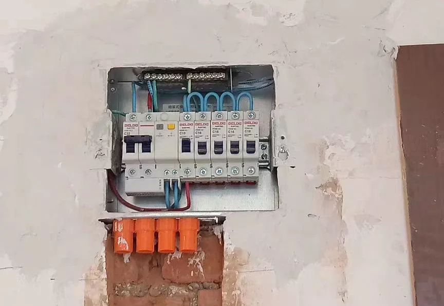 在安裝配電箱之前,我應(yīng)該注意什么?這個細節(jié)不能馬虎!