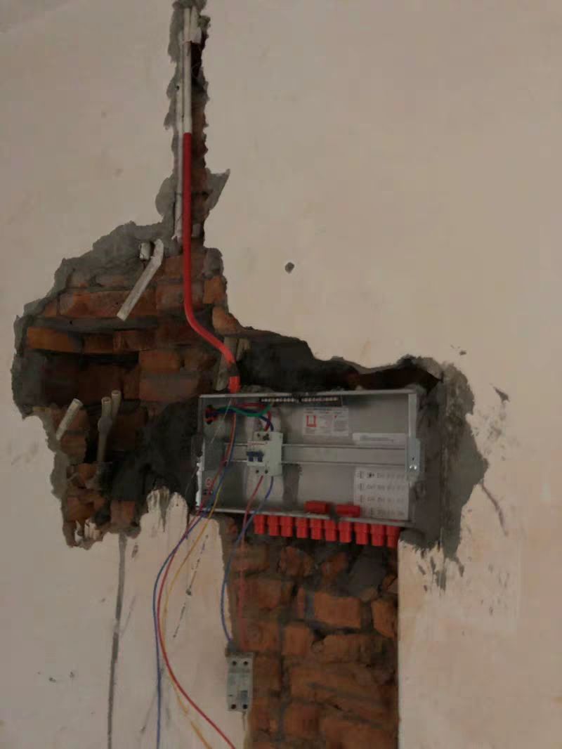 在安裝配電箱之前,這個細節(jié)不能馬虎。